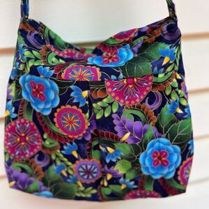 Crossbody handmade floral, new fabric bag. Adorable! Inside side pocket, 12x12